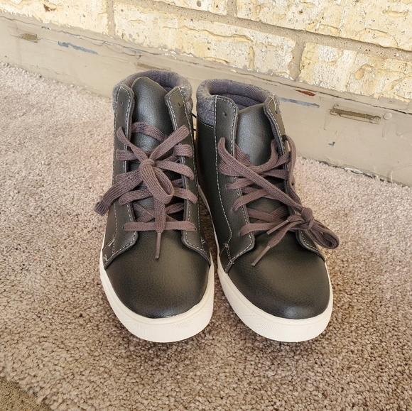 Brand new boys high top sneaker - Picture 6 of 8